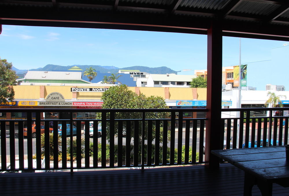 The Jack Backpackers Hostel Cairns Exterior photo